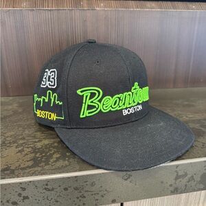 🚨BRAND NEW Boston (Beantown) City Neon Collection Snapback Hat🚨